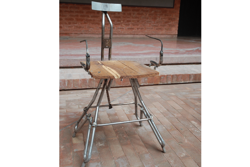 functional-assembladge-art-chair-1