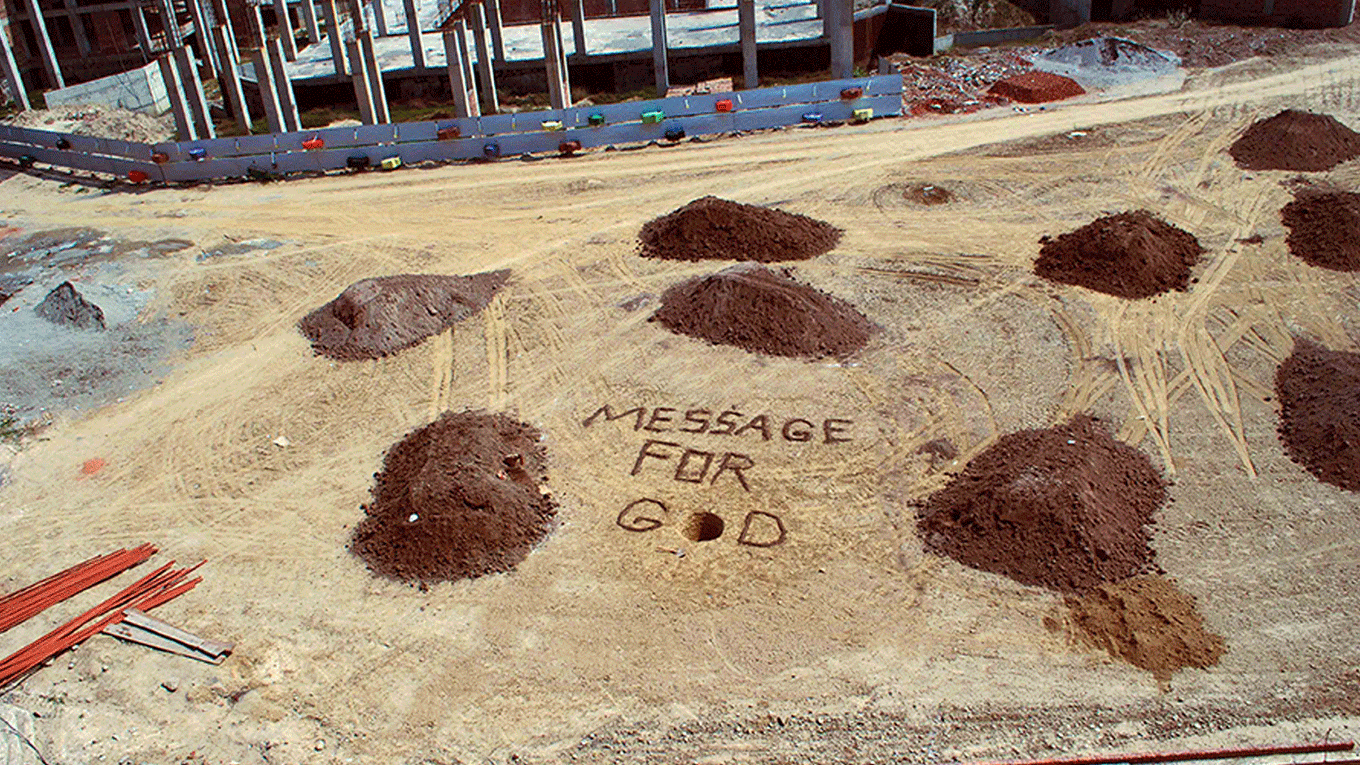 message-for-god-land-art-2